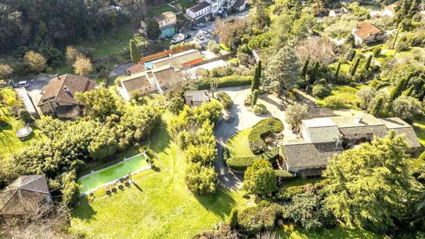 Mas provençal en pierre à Mougins avec vue panoramique