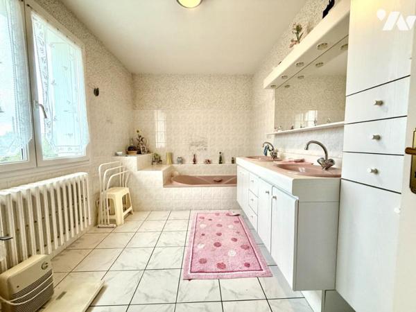 DAMGAN : maison à rénover proche de la plage !