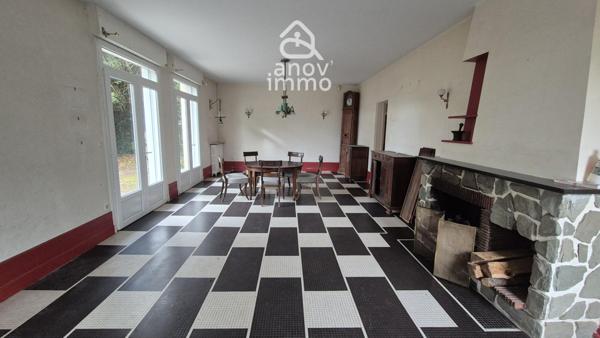 Maison
                                                                                                                                                                                                                                                                                                                        10 pièce(s)                                                                                                                                                                                                          4 chambre(s)                                                                                                                                                                                                          229  m²