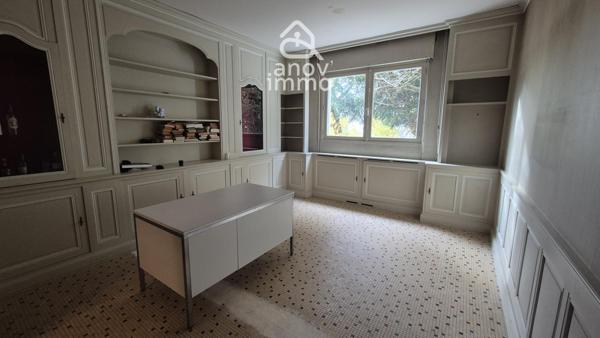 Maison
                                                                                                                                                                                                                                                                                                                        10 pièce(s)                                                                                                                                                                                                          4 chambre(s)                                                                                                                                                                                                          229  m²