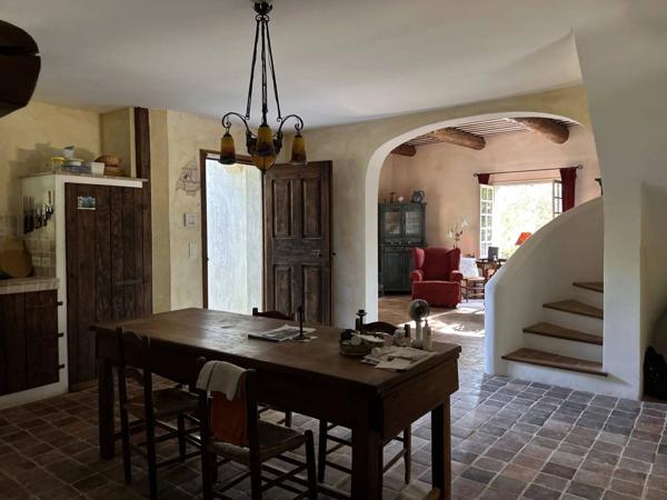 A 5 minutes du golf de Pont Royal ,Maison de charme à Vernègues avec piscine et jardin