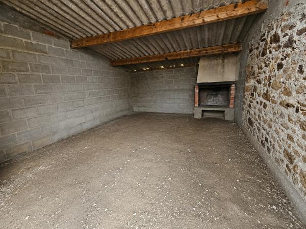 hangar + dépendance
