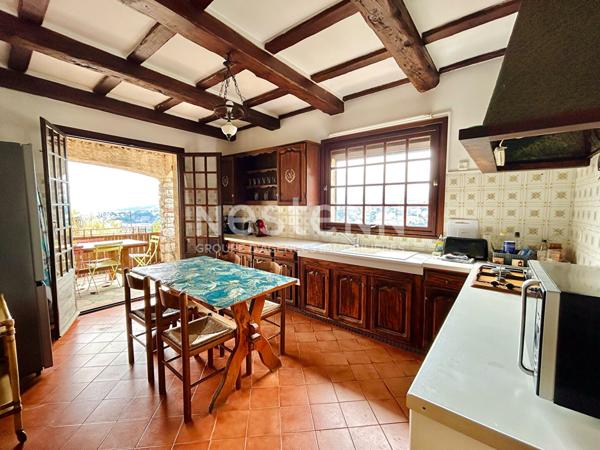 Villa provençale avec Restaurant, Vue Panoramique à 360° sur Nice - 9 pièces, 213,3 m²