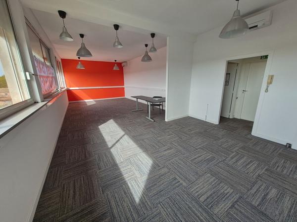 Local commercial à vendre à Six-Fours - 73.20 m²