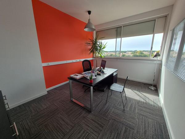 Local commercial à vendre à Six-Fours - 73.20 m²