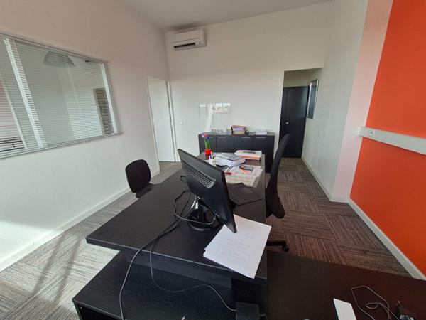 Local commercial à vendre à Six-Fours - 73.20 m²