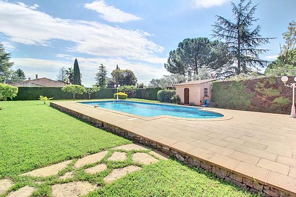 MAISON FAMILIALE A VENDRE - LES ARCS 187m² + DOUBLE GARAGE + PISCINE 10x5m