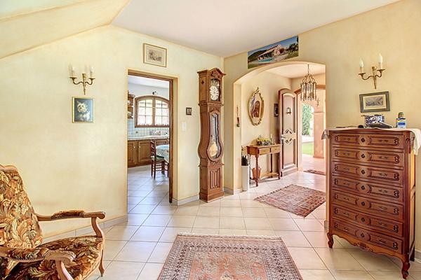 MAISON FAMILIALE A VENDRE - LES ARCS 187m² + DOUBLE GARAGE + PISCINE 10x5m