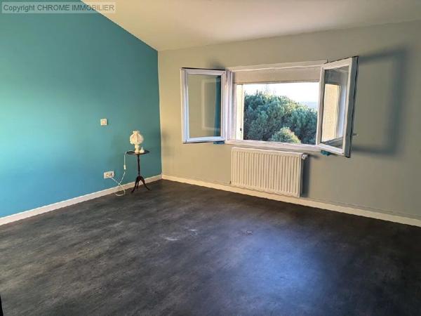 Vente                                                      Maison
                        
                     8 pièces                      202 m2                     à Marmande