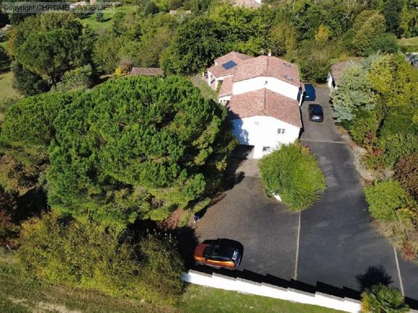 Vente                                                      Maison
                        
                     8 pièces                      202 m2                     à Marmande
