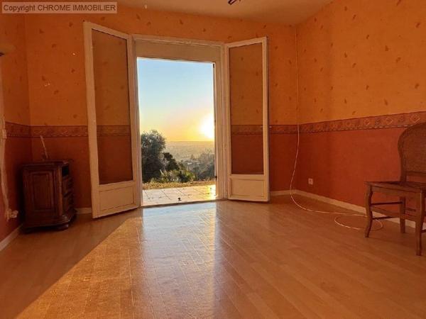 Vente                                                      Maison
                        
                     8 pièces                      202 m2                     à Marmande