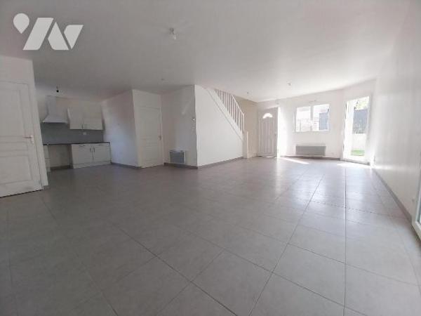 Maison à vendre à Vitré (35500) en Ille-et-Vilaine (35)

Dans un cadre agréable et verdoyant,...