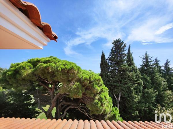 Appartement 5 pièces de 101 m² à Mandelieu-la-Napoule (06210)