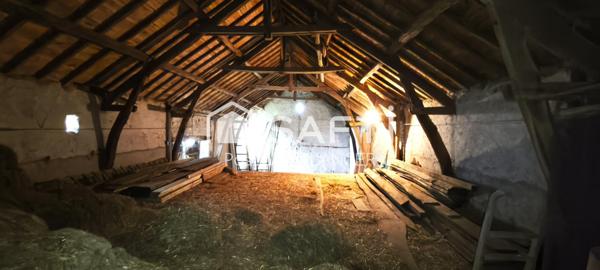 Cavaliers, Agriculteurs, Artisans du Vivant : Voici le domaine qui vous attend ! Oubliez la ville et venez écrire l'histoire d'une bâtisse de 1888, nichée sur près de 3 hectares (28 170 m²) avec un panorama d'exception sur les majestueux Volcans de la Chaîne des Puys.