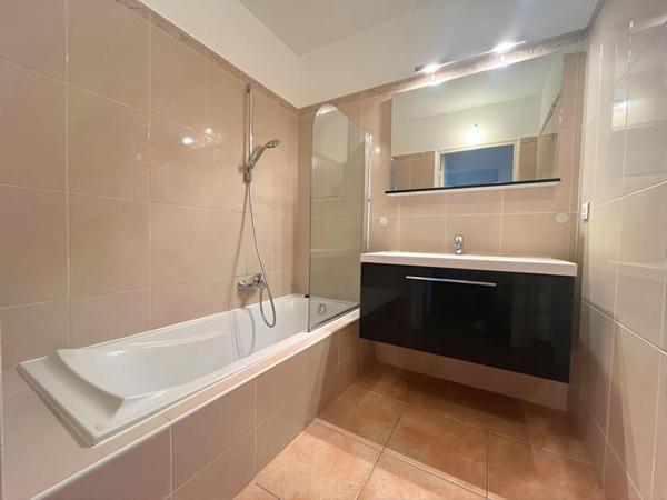 Appartement 2 pièces  54 m²  Jardin privatif 50 m² Résidence récente