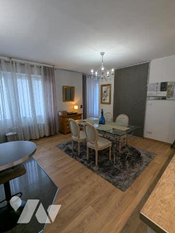 Bel appartement de type 4 entièrement rénové en résidence avec ascenseur proche du centre-ville