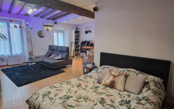 Appartement à louer    1 pièce •  Vaux-sur-Seine