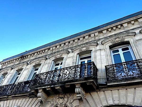 Pessac Centre – Bureau de 95,60 m² avec usage mixte professionnel / habitation