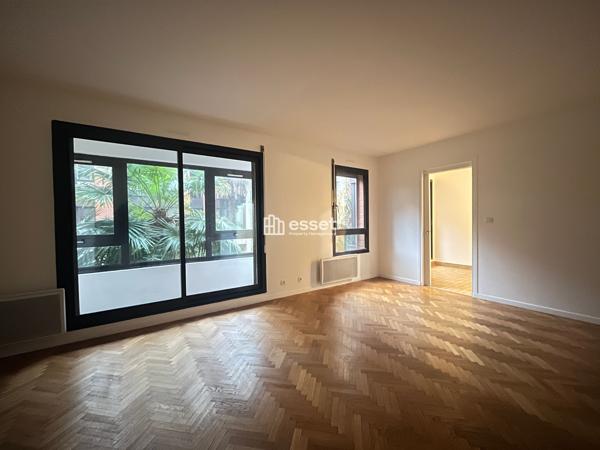 Location Appartement 4 pièces 98 m² - Paris 75003