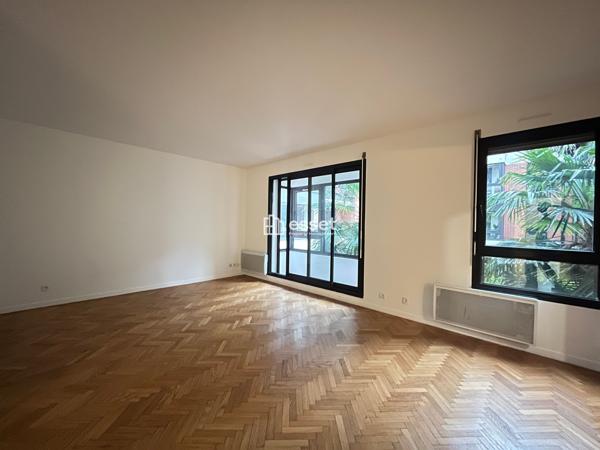 Location Appartement 4 pièces 98 m² - Paris 75003