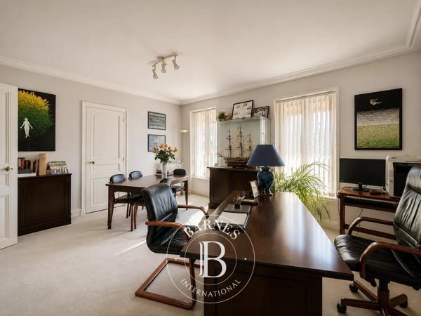Fontenay-sous-Bois, Hôtel particulier 5 Chambres -  269 m² à vendre
