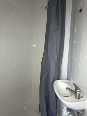 APPARTEMENT - STUDIO - 17m² - IVRY SUR SEINE