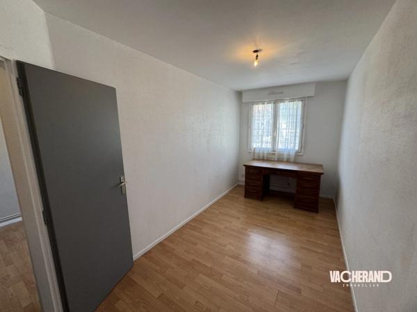 Appartement deux chambres avec balcon et parking