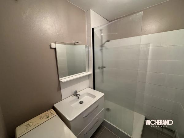 Appartement deux chambres avec balcon et parking
