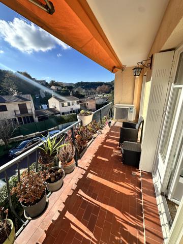 Villeneuve-Loubet (06270) VILLENEUVE LOUBET GRANGE RIMADE - VILLAGE A PIED DERNIER ETAGE VASTE APPARTEMENT DE CARACTERE DE 85 M²