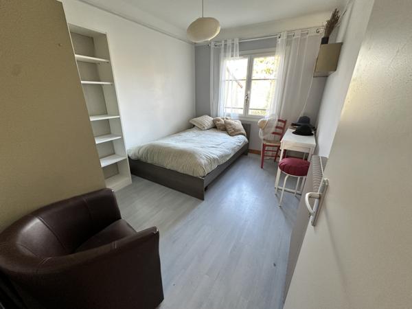 Villeneuve-Loubet (06270) VILLENEUVE LOUBET GRANGE RIMADE - VILLAGE A PIED DERNIER ETAGE VASTE APPARTEMENT DE CARACTERE DE 85 M²