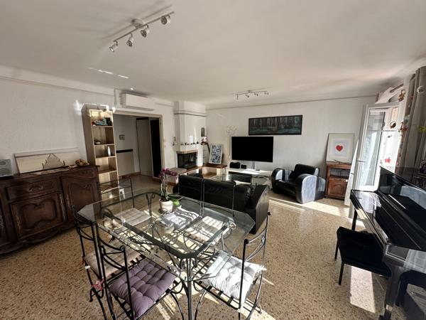 Villeneuve-Loubet (06270) VILLENEUVE LOUBET GRANGE RIMADE - VILLAGE A PIED DERNIER ETAGE VASTE APPARTEMENT DE CARACTERE DE 85 M²