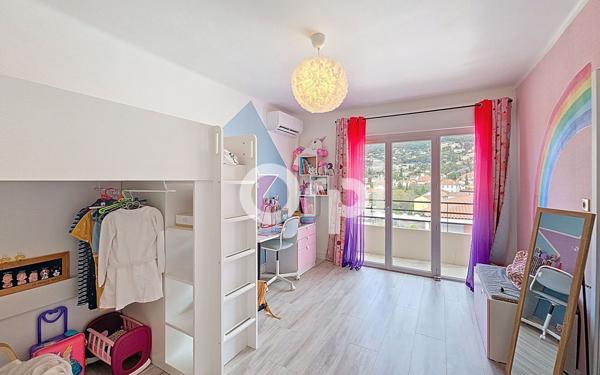 Appartement à vendre    5 pièces • 170,60 m2 Toulon