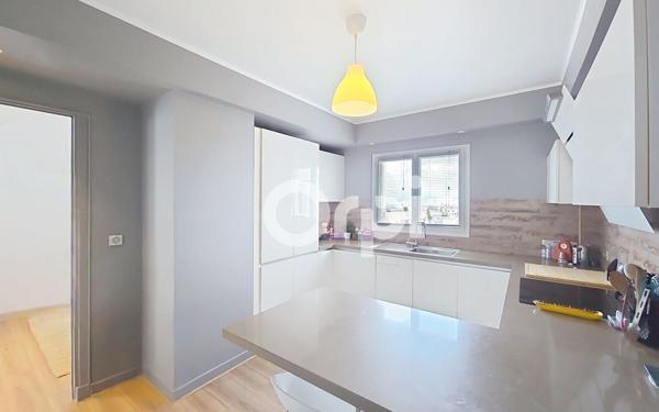 Appartement à vendre    5 pièces • 170,60 m2 Toulon