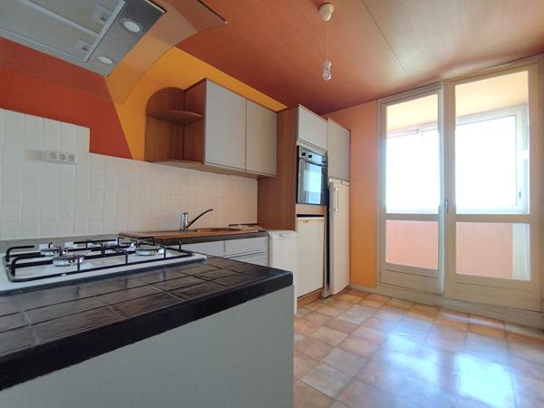 Appartement Saint Pierre Des Corps F4, proche écoles, commerces, Fil Bleu, gare TGV