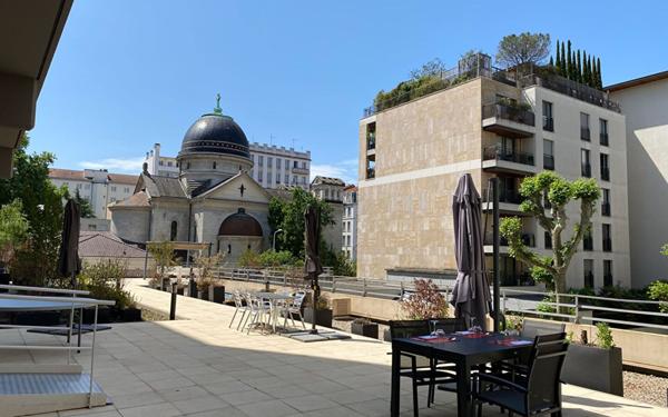 Appartement à vendre    2 pièces • 64,10 m2 Lyon 6