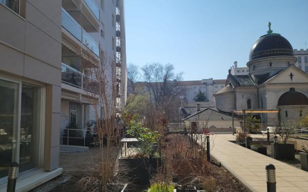 Appartement à vendre    2 pièces • 64,10 m2 Lyon 6