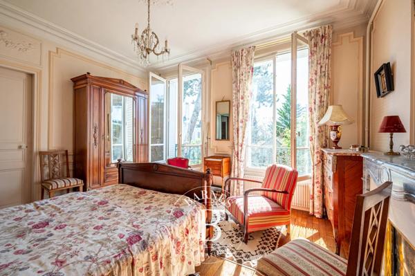 Asnières-sur-Seine, Maison 6 Chambres -  211 m² à vendre