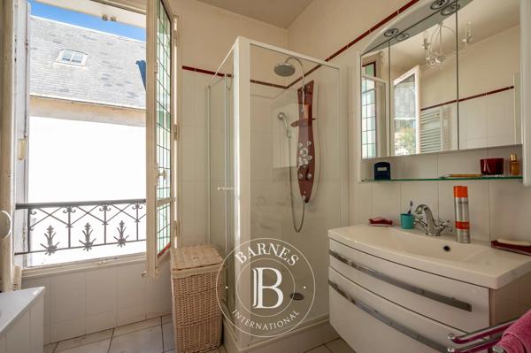 Asnières-sur-Seine, Maison 6 Chambres -  211 m² à vendre