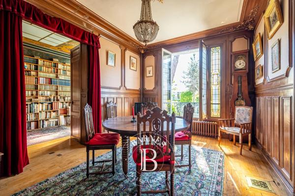 Asnières-sur-Seine, Maison 6 Chambres -  211 m² à vendre
