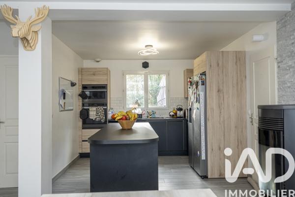 Maison à vendre 7 pièces 156 m² Auneau-Bleury-Saint-Symphorien