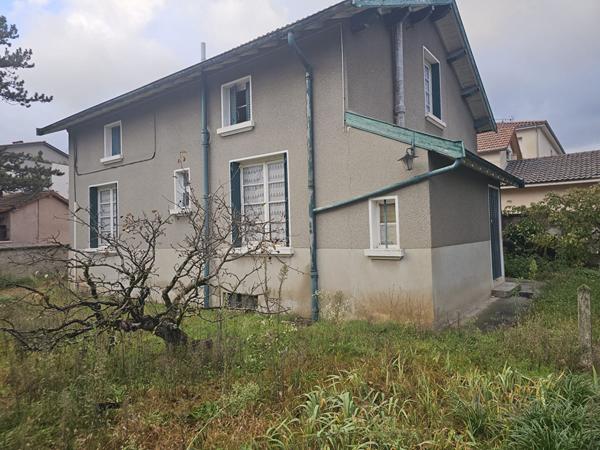 Exclusivité Guy Hoquet Miribel -Maison à fort potentiel au centre de Miribel