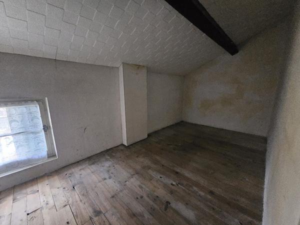 Exclusivité Guy Hoquet Miribel -Maison à fort potentiel au centre de Miribel