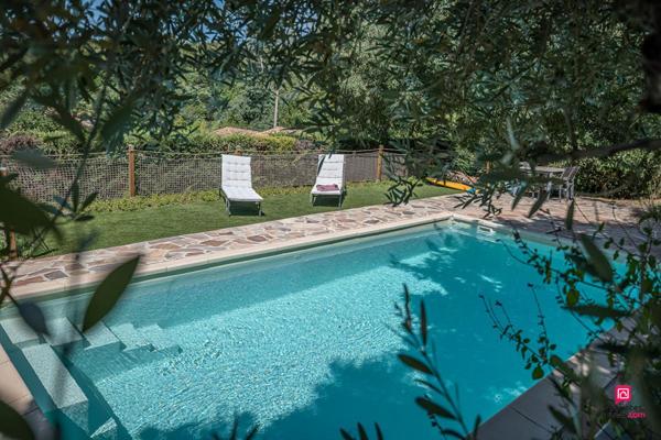 Maison Aubagne 6 pièce(s) 196 m2 Piscine & Jardin Méditerranéen