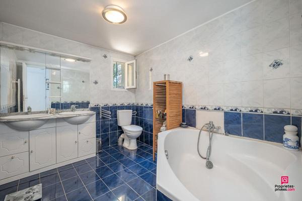 Maison Aubagne 6 pièce(s) 196 m2 Piscine & Jardin Méditerranéen