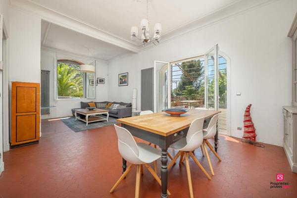Maison Aubagne 6 pièce(s) 196 m2 Piscine & Jardin Méditerranéen