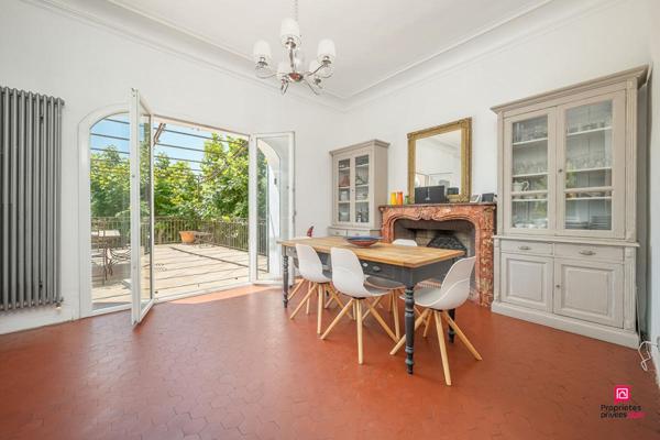 Maison Aubagne 6 pièce(s) 196 m2 Piscine & Jardin Méditerranéen