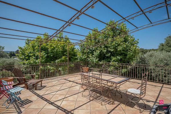 Maison Aubagne 6 pièce(s) 196 m2 Piscine & Jardin Méditerranéen