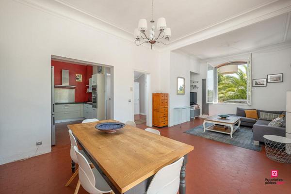 Maison Aubagne 6 pièce(s) 196 m2 Piscine & Jardin Méditerranéen