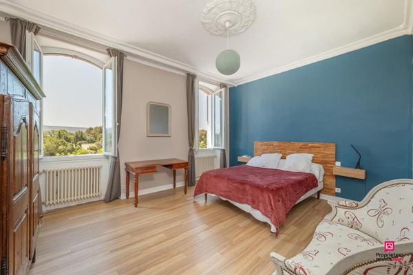 Maison Aubagne 6 pièce(s) 196 m2 Piscine & Jardin Méditerranéen