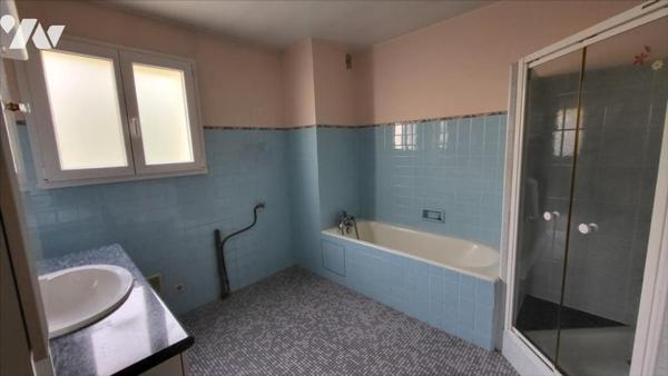 SELONCOURT, maison cinq pièces avec grenier aménageable sur 9a 57ca.